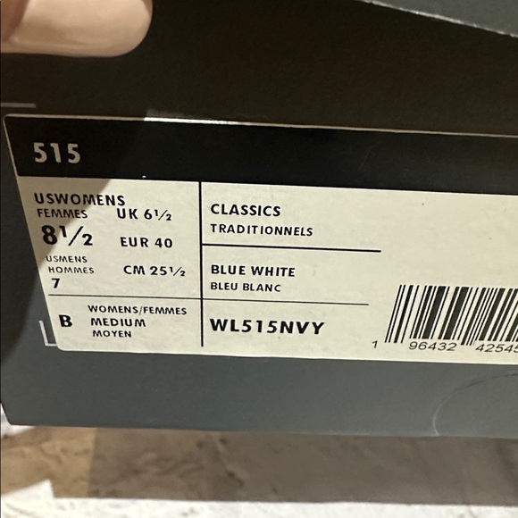 New Balance Wonens Size 81/2 Dark Blue and White Sneakers or Running Shoes NWT - Picture 6 of 6